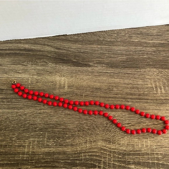 Vtg Cherry Red Beaded Necklace - Picture 4 of 6